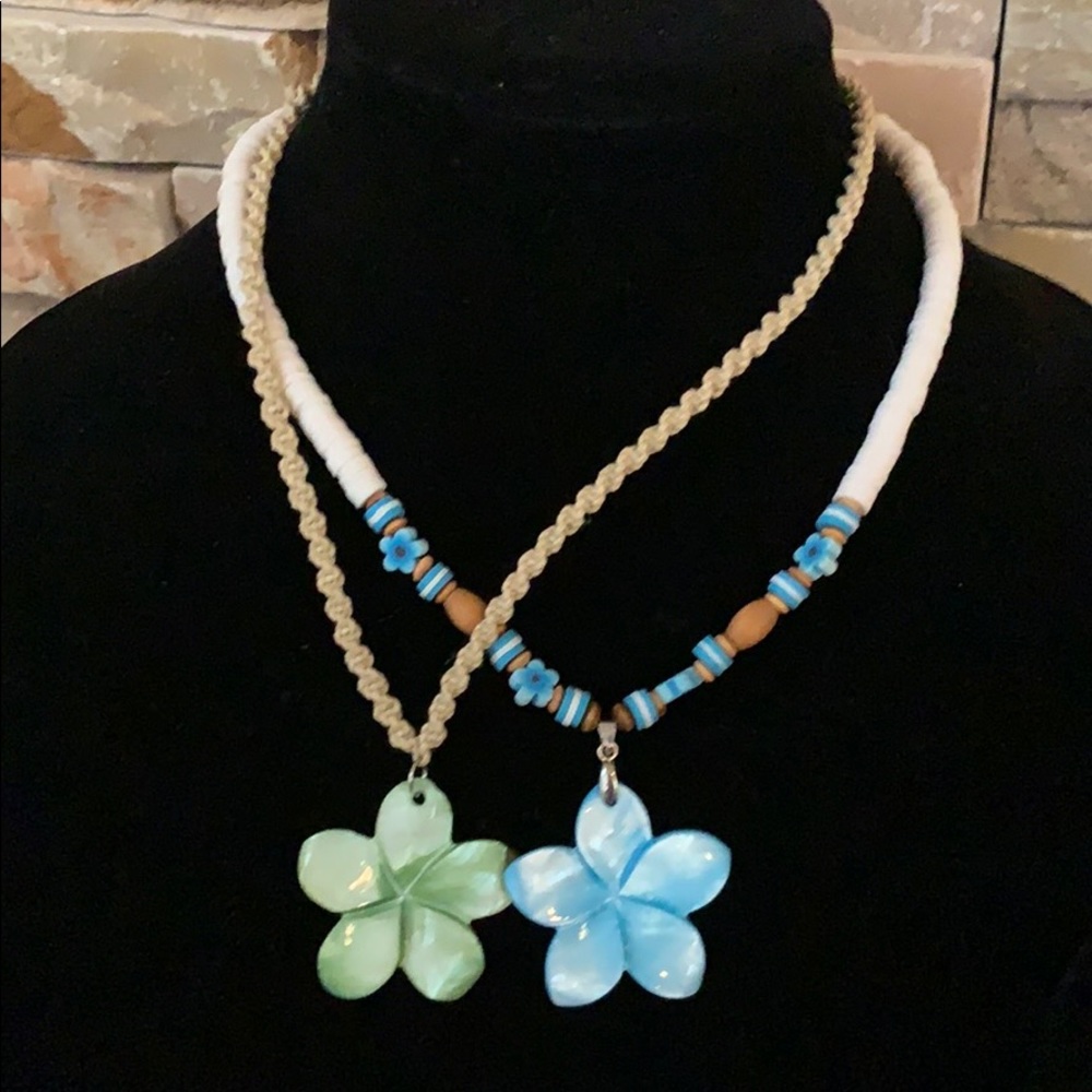 Two Puka Shell Necklaces - Picture 4 of 4
